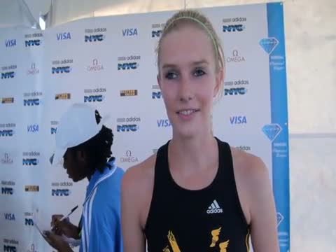 Eleanor Fulton with big finish for 2nd in 442 Dream Mile at adidas Grand Prix 2011