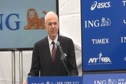 George Hirsch introduces Amby Burfoot for George Hirsch Journalism Award at ING New York City Marathon