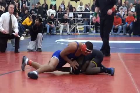 112 lbs match Williams Apple Valley MN vs. Juan Torres Simley MN