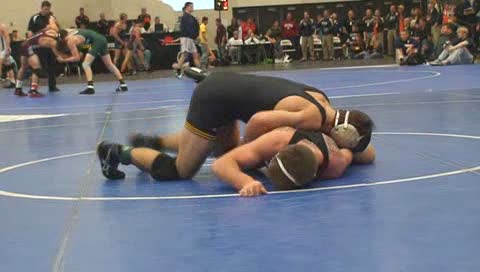 152lbs Derek Olson Muskego- vs. Destin McCauley Apple Valley-
