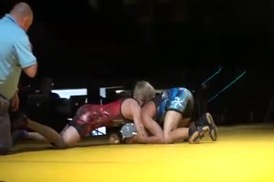 98lbs Darian Cruz PA- vs. Phillip Laux IA-